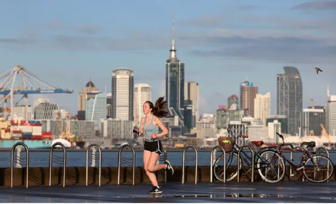 'Quái vật' Delta tấn công, nước chống dịch tốt nhất thế giới tăng vọt ca nhiễm - 1