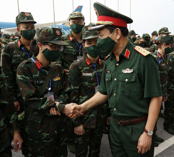 Phó Thủ tướng Lê Văn Thành và Bộ trưởng Quốc phòng vào TP.HCM chỉ đạo chống dịch - 1