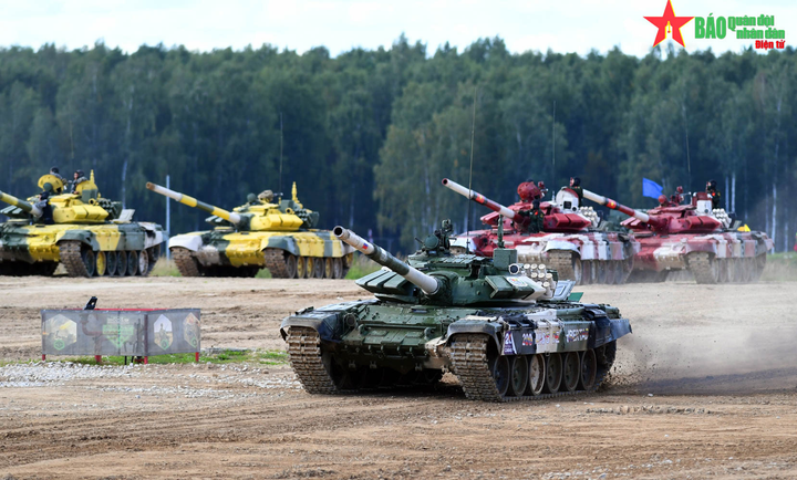 Những hình ảnh ấn tượng của kíp xe tăng số 1 trong trận đầu ra quân - 11
