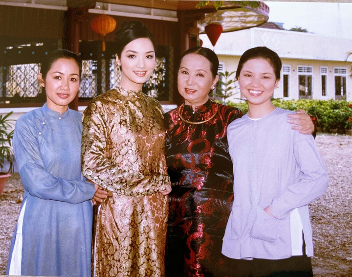 Nhan sắc Giáng My trong loạt phim đóng với Lý Hùng và các sao Hong Kong - 8