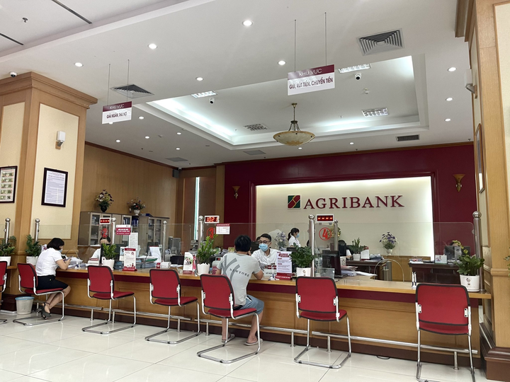 Agribank miễn giảm lãi vay, hỗ trợ 3,2 triệu khách hàng bị ảnh hưởng bởi dịch - 1