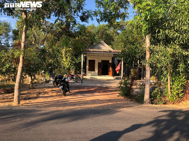 Thừa Thiên - Huế: Chồng đâm vợ trọng thương rồi tự tử bất thành - 1