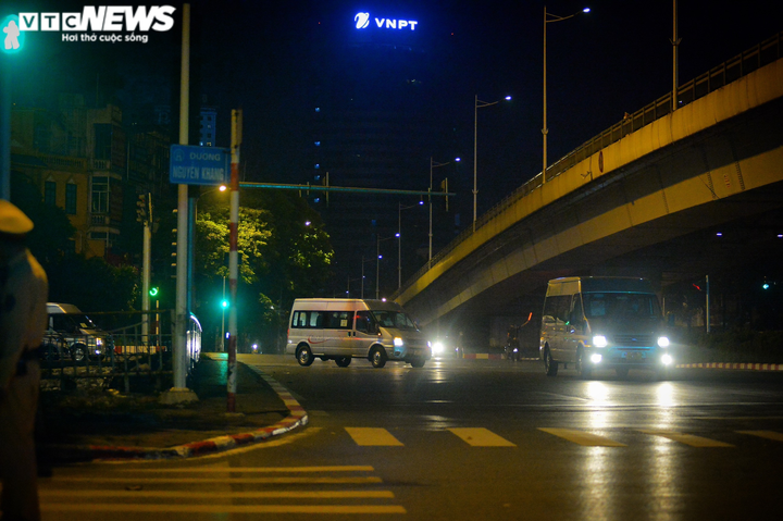 Trực tiếp: Phó Tổng thống Mỹ Kamala Harris đến Việt Nam - 2