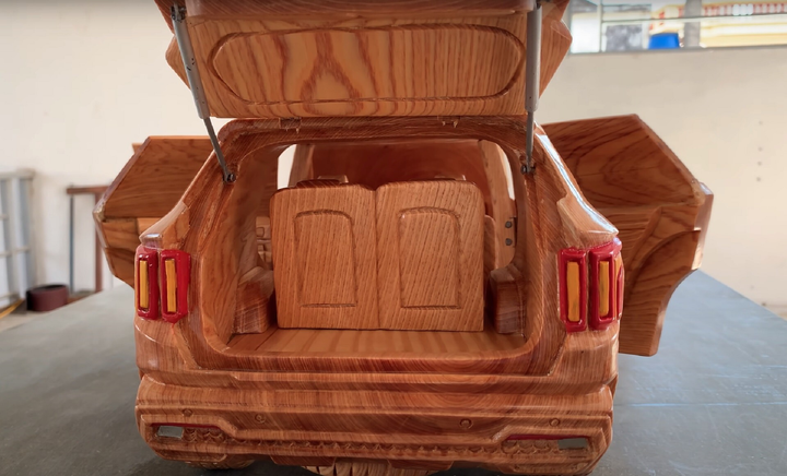 Ngắm mô hình Kia Sorento 2021 bằng gỗ của thợ Việt trên báo ngoại - 6