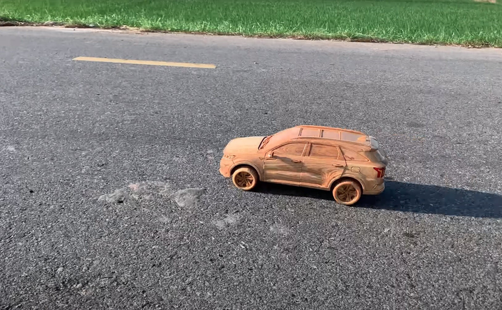 Ngắm mô hình Kia Sorento 2021 bằng gỗ của thợ Việt trên báo ngoại - 7