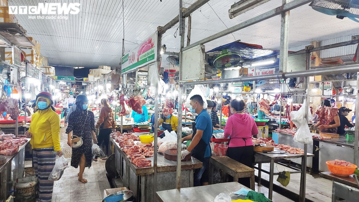 Đề xuất mở lại một số chợ, cửa hàng tạp hóa phục vụ dân Đà Nẵng - 1