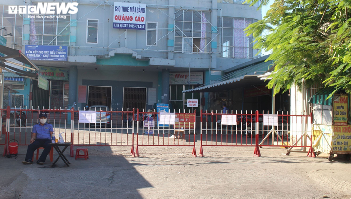 Nữ tiểu thương dương tính nCoV, chợ Thương mại Tam Kỳ tạm dừng hoạt động - 1