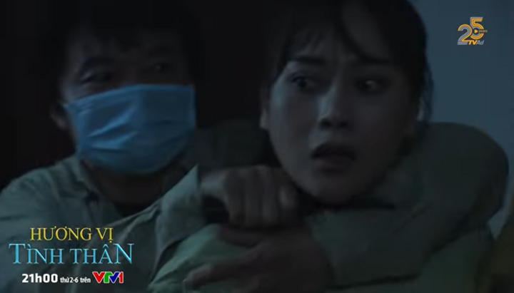 'Hương vị tình thân 2' tập 21: Nam bị kẻ bịt mặt kề dao vào cổ đòi tiền - 2