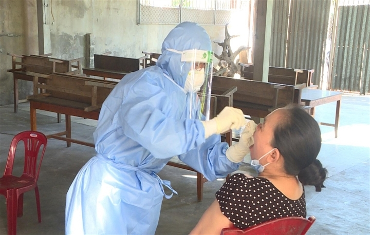 Dịch COVID-19 diễn biến phức tạp, Quảng Bình giãn cách xã hội theo Chỉ thị 15 - 1