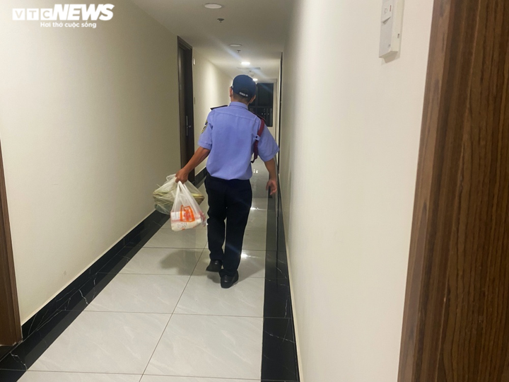 ‘Đi chợ hộ’ ở TP.HCM: Được miễn phí ship, các chung cư hỗ trợ bài bản - 5