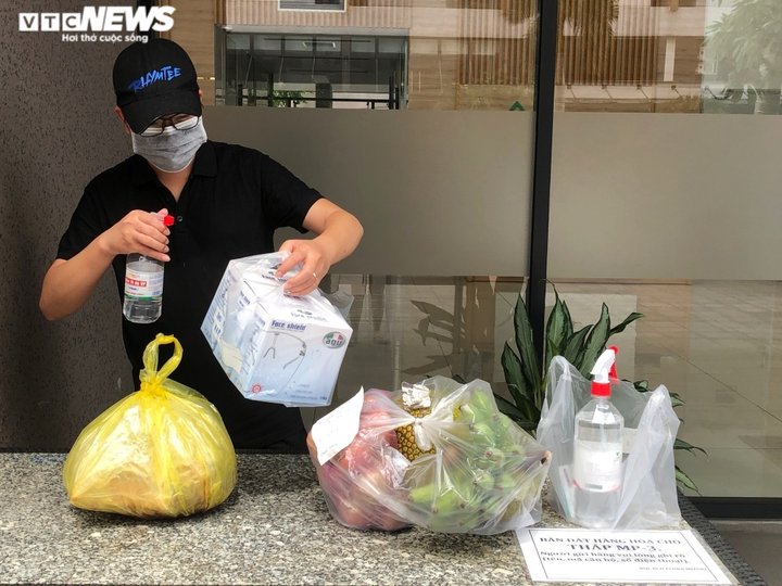 ‘Đi chợ hộ’ ở TP.HCM: Được miễn phí ship, các chung cư hỗ trợ bài bản - 4