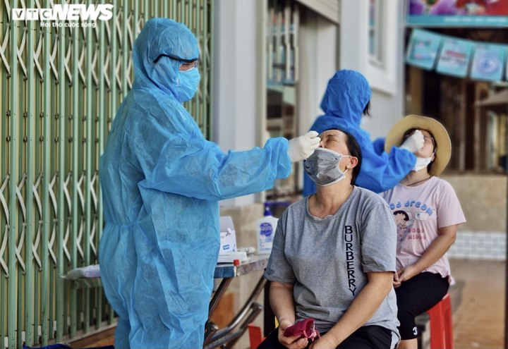 Gia Lai thêm 9 ca dương tính SARS-CoV-2, có nhân viên y tế và tài xế - 1