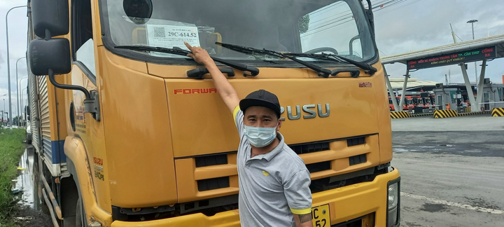 Sau chỉ đạo của Bộ trưởng GTVT, xe tải luồng xanh vẫn ùn ứ ở cửa ngõ Cần Thơ - 2