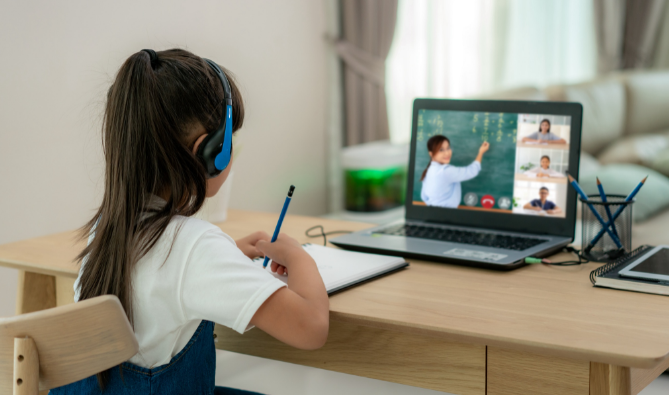 Các giáo viên kỳ cựu ‘mách’ cách dạy học online hiệu quả mùa dịch - 1