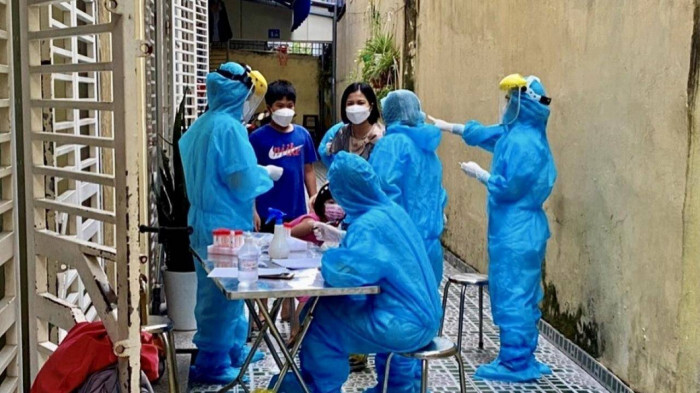 Hải Phòng khởi tố vụ án đưa trẻ dương tính SARS-CoV-2 về từ TP.HCM - 1