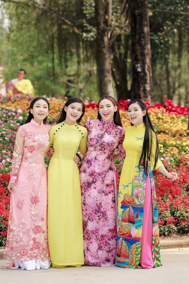 Vẻ đẹp kiều diễm thời trẻ của nữ ca sĩ Phi Nhung - 8