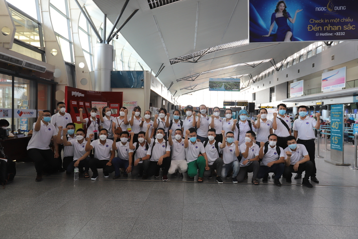 Vietnam Airlines tiếp tục đưa lực lượng y tế miền Trung vào Nam chống dịch - 4