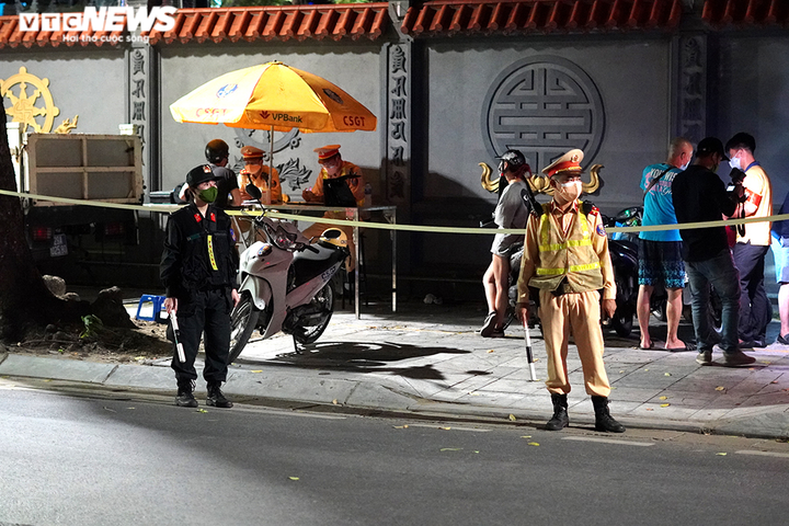 Đêm trắng đi làm nhiệm vụ cùng 'bông hồng thép' duy nhất của tổ công tác 141 - 7