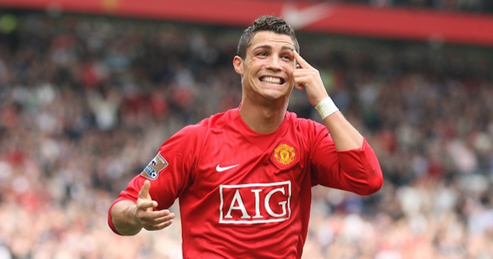 Man Utd quyết giành Ronaldo với Man City? - 1