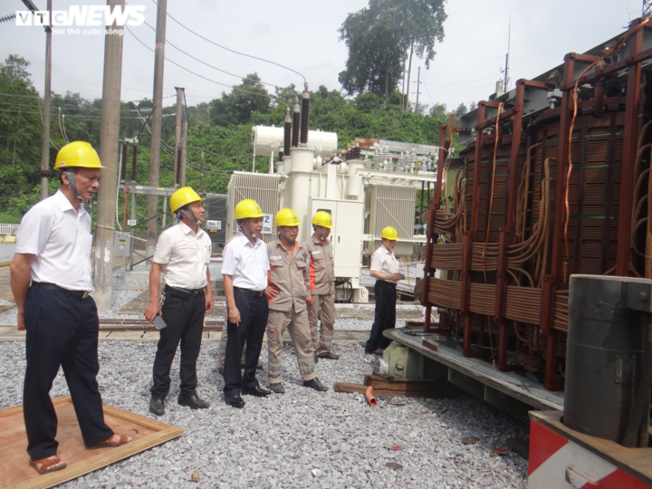 Người đảng viên 30 năm ‘cõng’ điện qua núi - 3