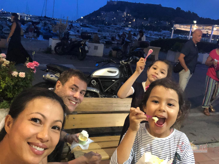 Hoa hậu Ngô Mỹ Uyên ở nhà dát vàng, lấy chồng giáo sư Italy giờ ra sao? Hoa hậu Ngô Mỹ Uyên ở nhà dát vàng, lấy chồng giáo sư Italy giờ ra sao? - 4