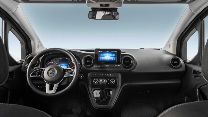 Mercedes-Benz ra mắt xe có giường ngủ - 9