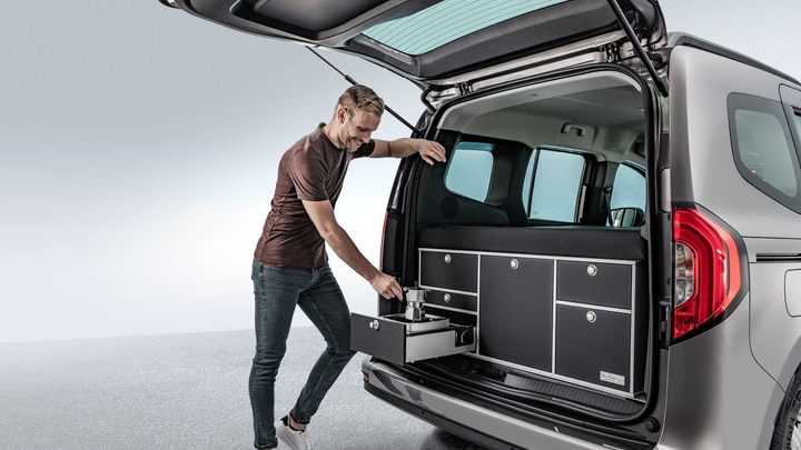 Mercedes-Benz ra mắt xe có giường ngủ - 7