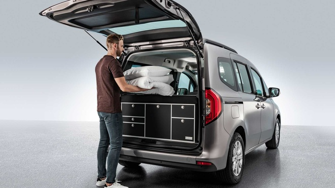 Mercedes-Benz ra mắt xe có giường ngủ - 1