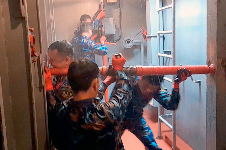 Kết thúc cuộc thi 'Cúp biển', Hải quân Việt Nam lần đầu ra quân đã thắng lớn - 1