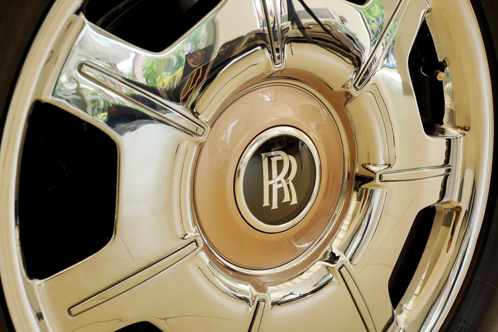 Những mẫu ôtô chính hãng có giá đắt nhất Việt Nam - 7