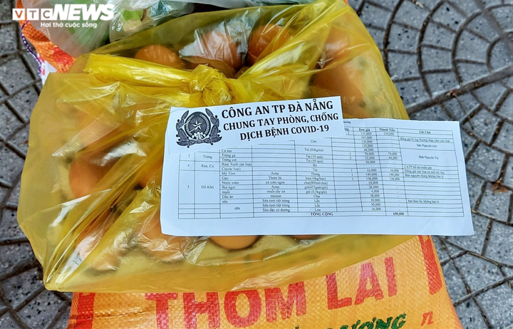 Ảnh: Công an Đà Nẵng mở 30 điểm bán hàng giá rẻ cho người dân - 8