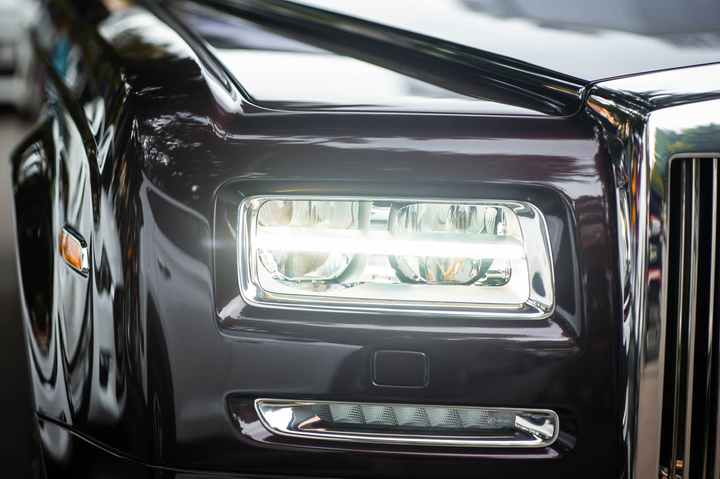 Những mẫu ôtô chính hãng có giá đắt nhất Việt Nam - 12