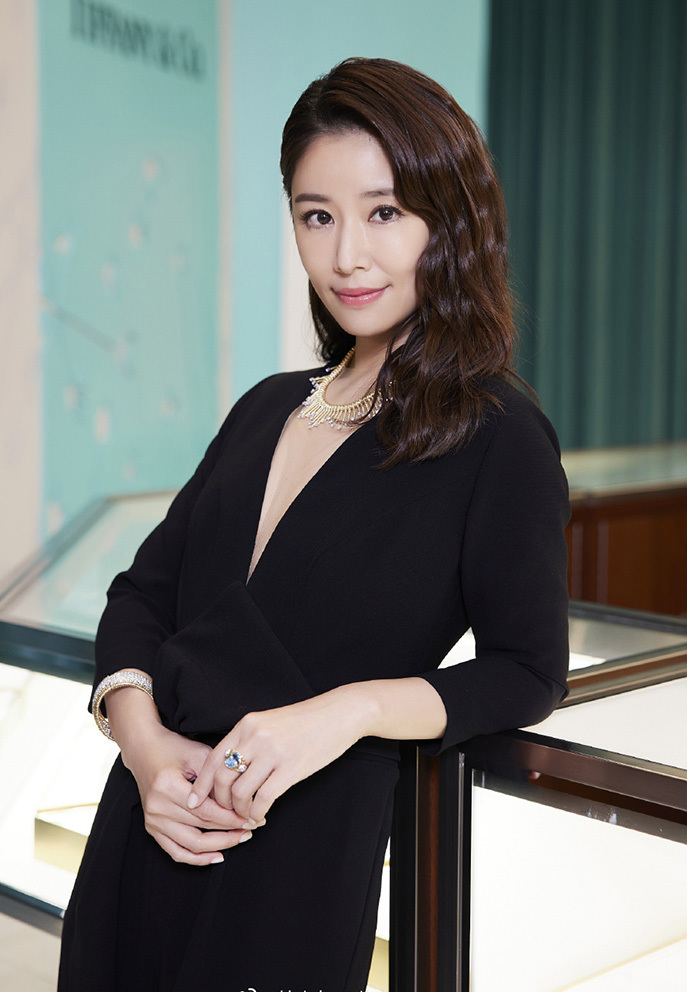 Tai tiếng đáng buồn của bộ ba xinh đẹp trong 'Hoàn Châu cách cách' - 4