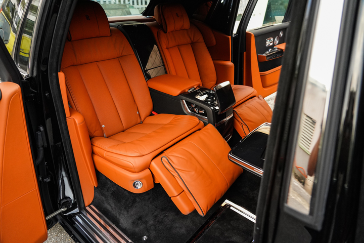 Những mẫu ôtô chính hãng có giá đắt nhất Việt Nam - 10