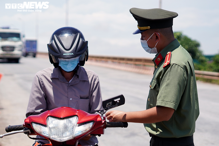 Hà Nội kiểm soát chặt luồng xanh, nhiều xe phải quay đầu - 10