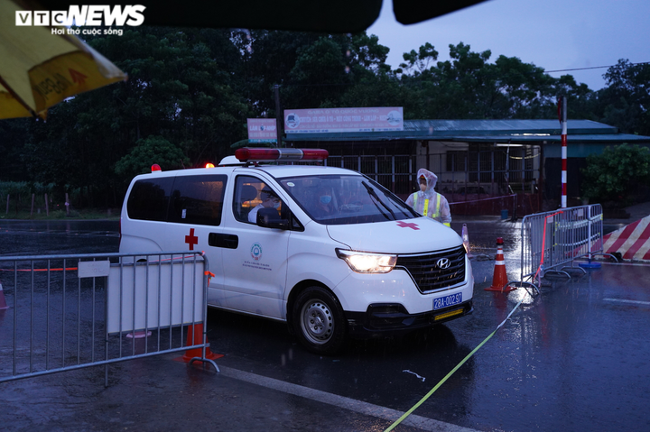 Hà Nội kiểm soát chặt luồng xanh, nhiều xe phải quay đầu - 11