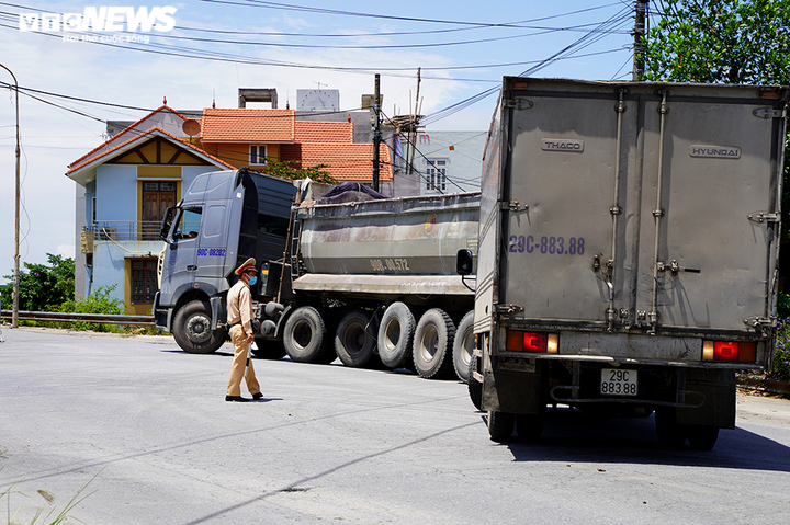 Hà Nội kiểm soát chặt luồng xanh, nhiều xe phải quay đầu - 4