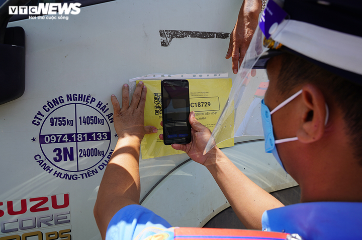 Hà Nội kiểm soát chặt luồng xanh, nhiều xe phải quay đầu - 9