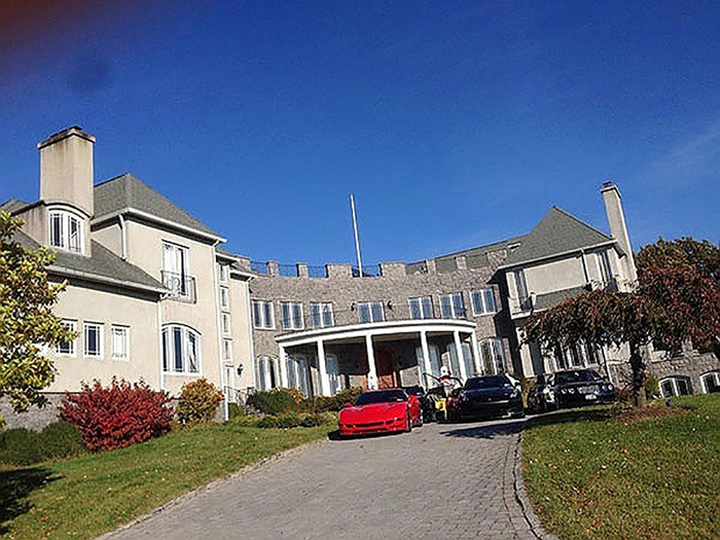 Em gái tỷ phú của Cẩm Ly: Có phi cơ riêng, góp trăm tấn lương thực chống dịch - 5