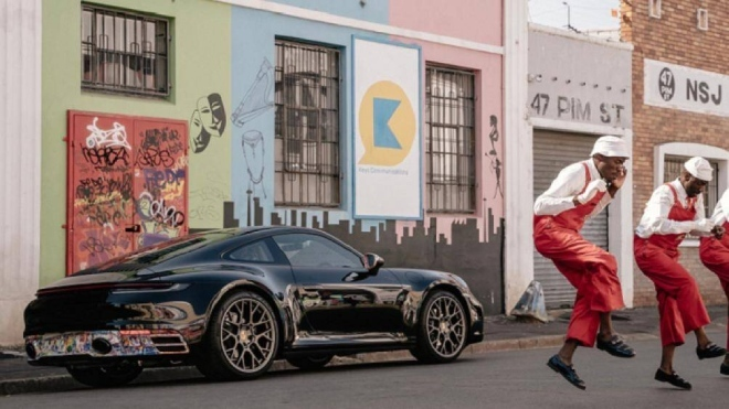 Porsche 911 Carrera độc đáo hơn qua bàn tay nghệ nhân Nam Phi - 9