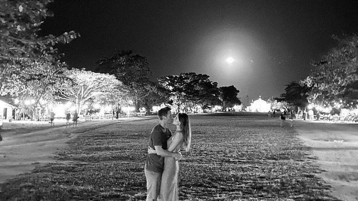 Vòng eo bánh mì của thiên thần nội y sau thời gian ở nhà 'trốn' COVID-19 - 4