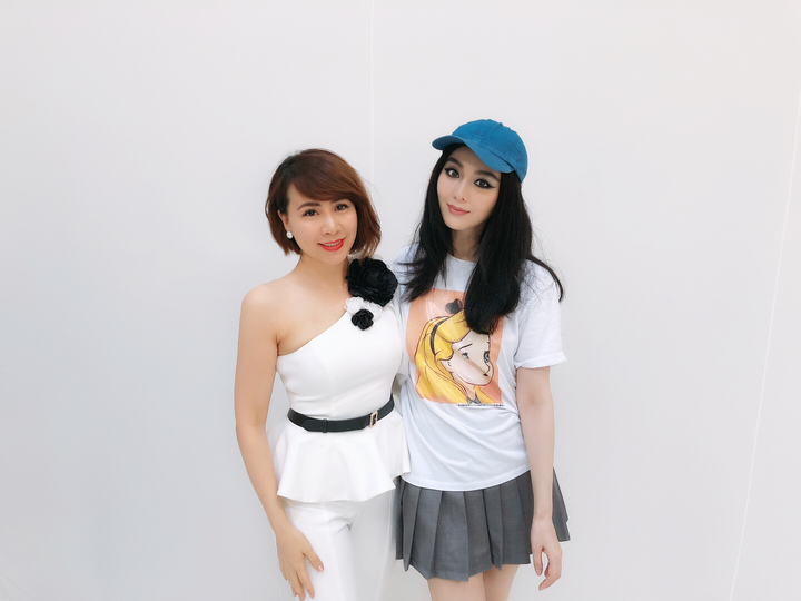 NTK Tuyết Lê bán đấu giá váy thiết kế cho Phạm Băng Băng để làm từ thiện - 2