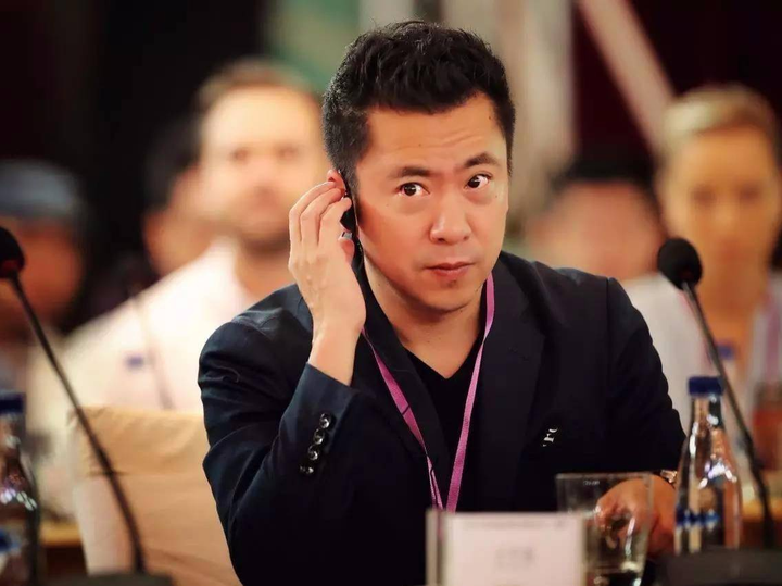 kinh khuyên triệu vy ảnh 3 Kinh Khuyên - thế lực từng chống lưng cho Triệu Vy, Ngô Diệc Phàm - mạnh cỡ nào? - 2