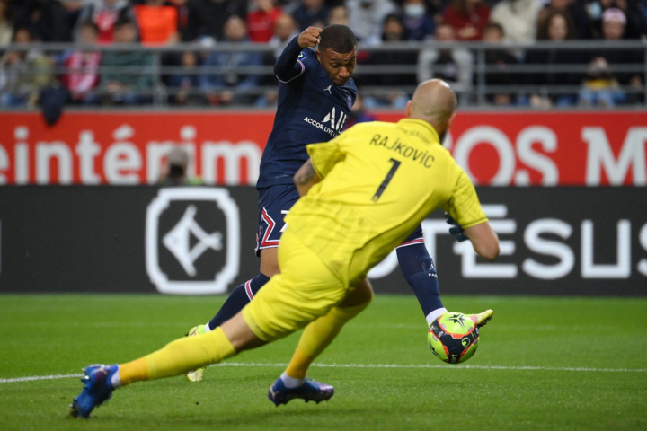Mbappe lập cú đúp trong ngày Messi ra mắt PSG - 1