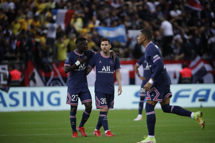 Ảnh: Trận đấu đầu tiên của Messi trong màu áo PSG - 7