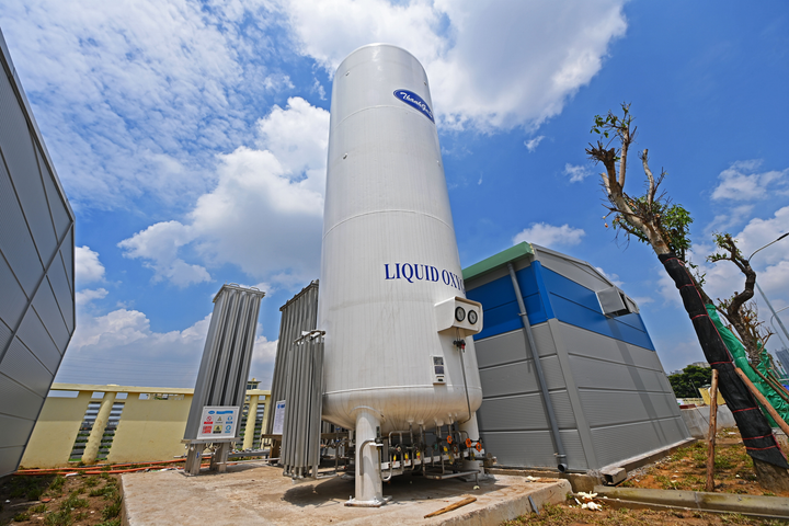 Ảnh: Bệnh viện dã chiến điều trị COVID-19 lớn nhất Hà Nội trước ngày hoạt động - 13