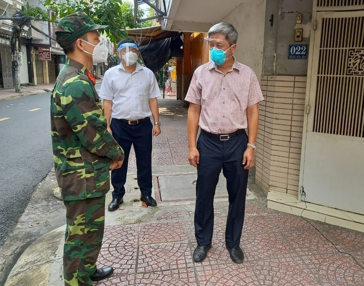 Thứ trưởng Y tế: Không được để F0 điều trị tại nhà thiếu thuốc - 1