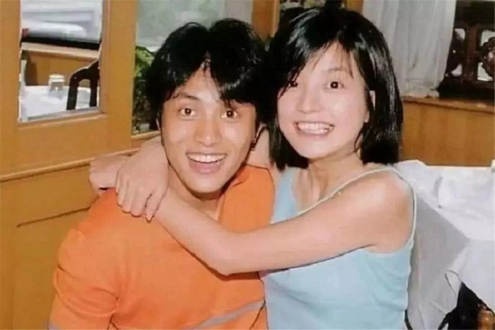 Triệu Vy 'ngã ngựa': Lộ rõ ai 'ngỡ là bạn', ai thực sự là bạn - 4