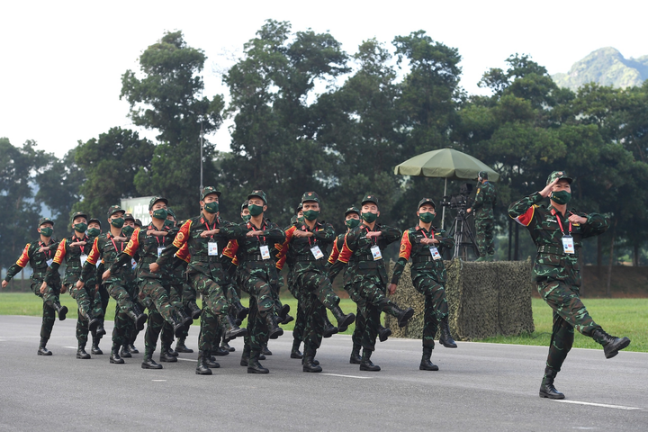 Bắt đầu thi 'Xạ thủ bắn tỉa' và 'Vùng tai nạn' tại Army Games 2021 ở Việt Nam - 4