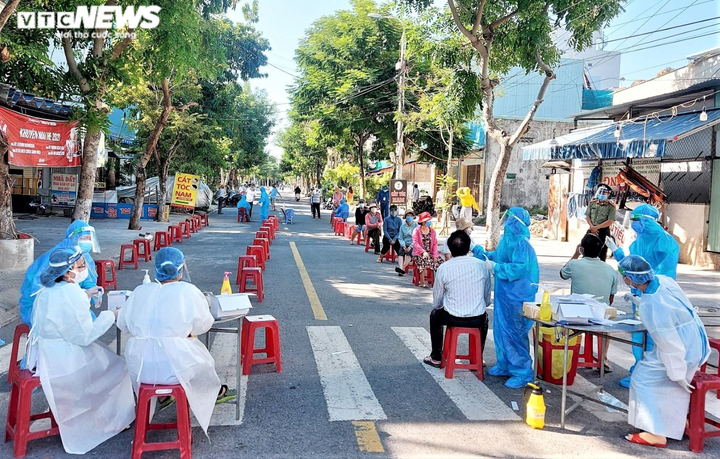 Đà Nẵng không thể đóng cứng mãi, phải có biện pháp phù hợp - 1